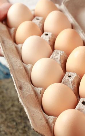 Producenci jaj wprowadzają konsumentów w błąd poprzez niewłaściwe oznakowanie towaru