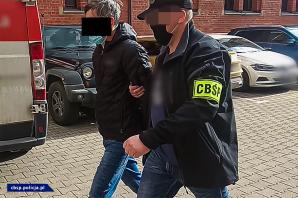 [VIDEO] Rozbity gang tworzył laboratoria narkotyków, plantacje konopi i przemycał narkotyki z Holandii do Polski