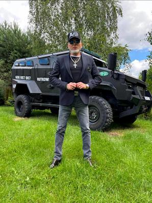 [VIDEO] Napad z rozbojem w biały dzień w mieszkaniu w Suwałkach! Brutalnie zaatakowana Anna, której partnerowi zrabowano milion złotych, prosi o pomoc Krzysztofa Rutkowskiego!