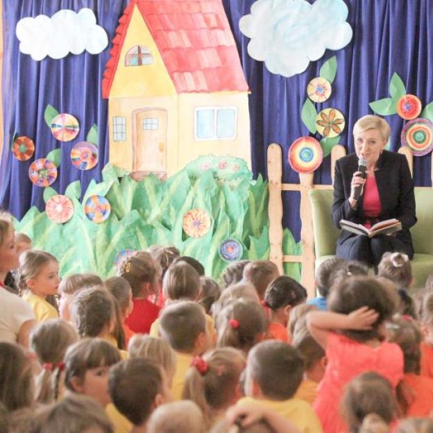 Małżonka Prezydenta w Sokołowie Podlaskim z wizytą w MP nr 2 oraz w Salezjańskim Gimnazjum i Liceum