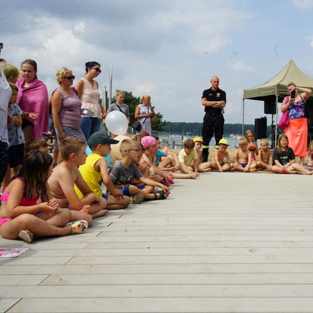 [VIDEO] Pokaz ratownictwa wodnego, podczas oficjalnego otwarcia plaży w Pieczyskach